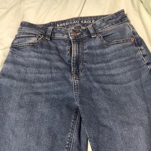 Selling Denim Blue American Eagle Mom Jeans!